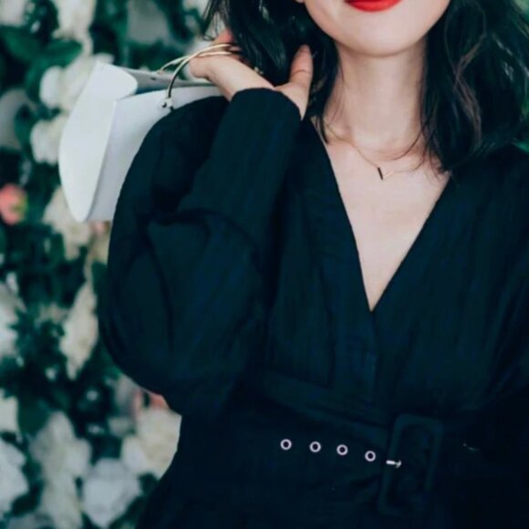 C/MEO Collective Black Textured V-Neck Blouse - Picture 11 of 12